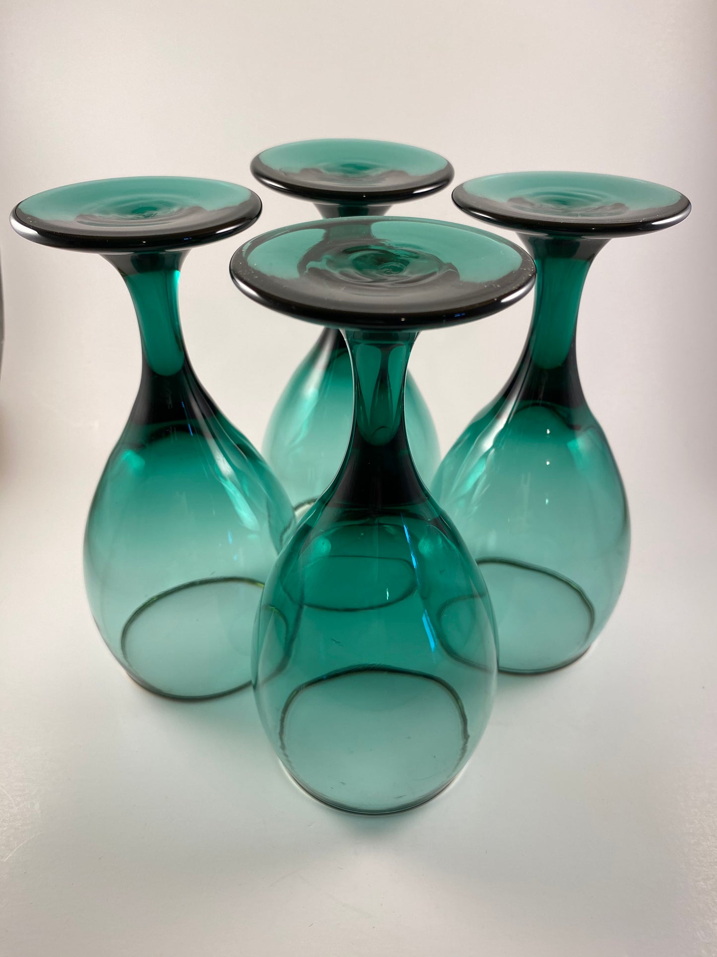 Juniper Wine Glasses with Gold Trim